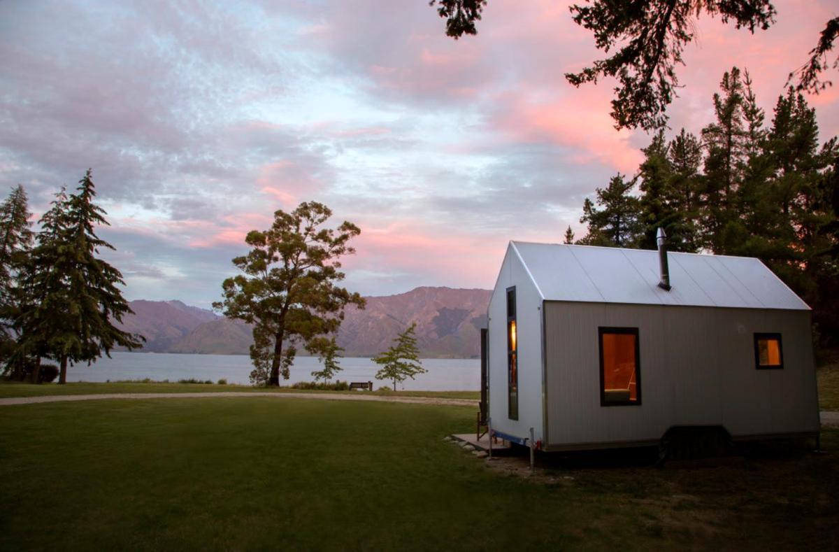 The Camp - Lake Hāwea Exteriör bild