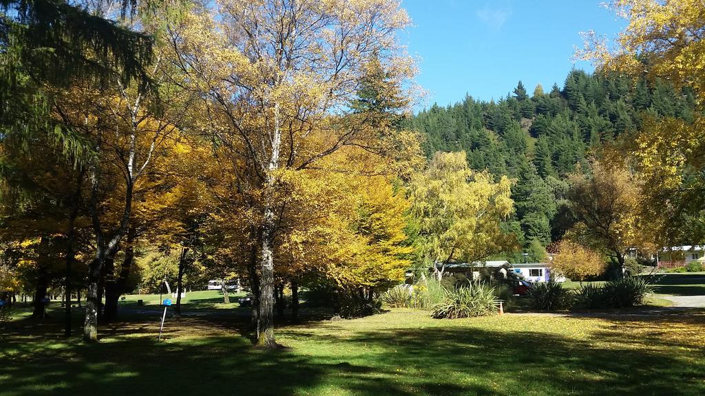 The Camp - Lake Hāwea Exteriör bild